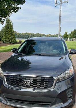 Black 2018 Kia Sorento LX