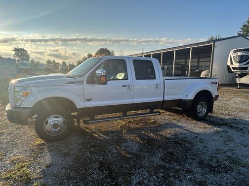 White 2015 Ford F-350 King Ranch