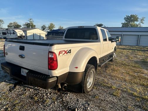 White 2015 Ford F-350 King Ranch