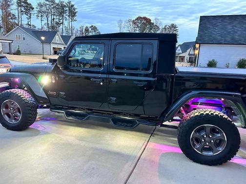 Black 2022 Jeep Gladiator Rubicon