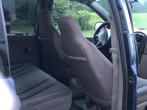 Photo 3 of 14 of 2003 Dodge Caravan SE