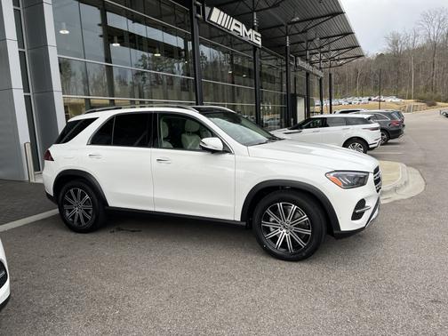 White 2024 Mercedes-Benz GLE 450 4MATIC