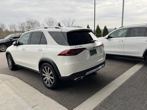 White 2024 Mercedes-Benz GLE 450 4MATIC