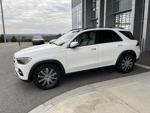 White 2024 Mercedes-Benz GLE 450 4MATIC