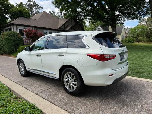 White 2013 INFINITI JX35 Base