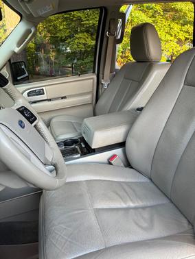 White 2013 Ford Expedition Limited