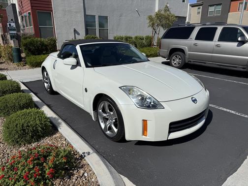 White 2006 Nissan 350Z Touring
