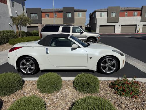 White 2006 Nissan 350Z Touring