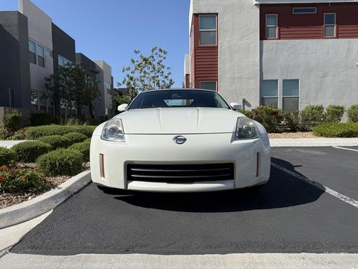 White 2006 Nissan 350Z Touring