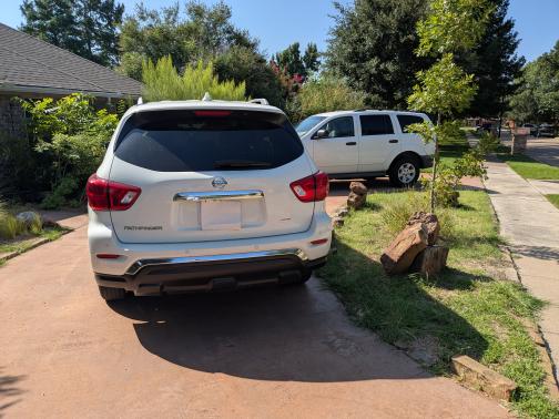 2020 Nissan Pathfinder S