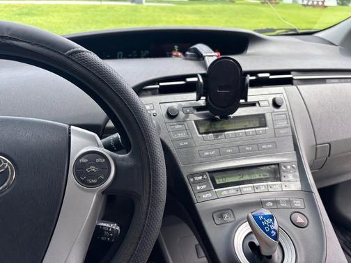 Silver 2011 Toyota Prius II