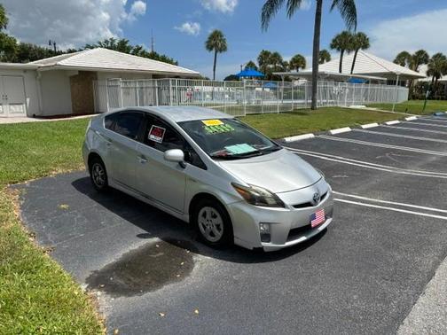 Silver 2011 Toyota Prius II