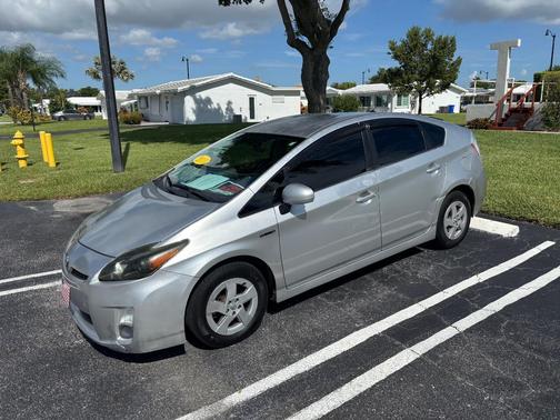 Silver 2011 Toyota Prius II