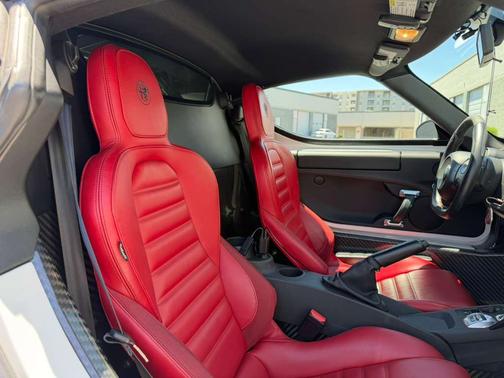 White 2018 Alfa Romeo 4C Base