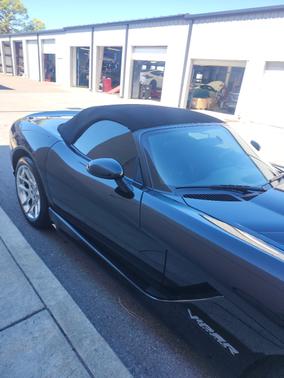 Black 2004 Dodge Viper SRT-10