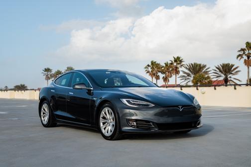 2016 Tesla Model S 90D