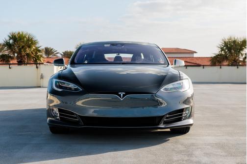 2016 Tesla Model S 90D