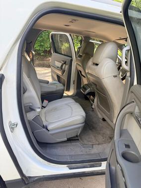 White 2014 GMC Acadia SLT-1