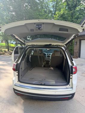 White 2014 GMC Acadia SLT-1