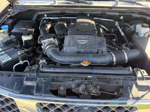 Gray 2007 Nissan Frontier NISMO Off Road