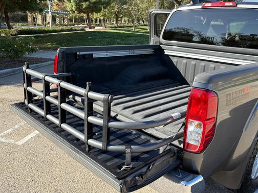 Gray 2007 Nissan Frontier NISMO Off Road