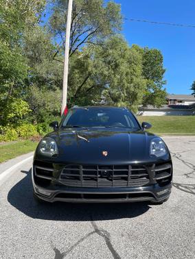 2017 Porsche Macan Macan Turbo