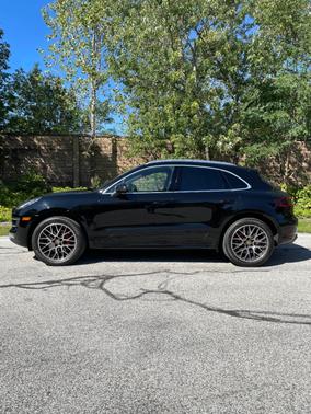 2017 Porsche Macan Macan Turbo