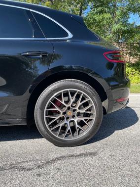 2017 Porsche Macan Macan Turbo