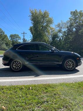 2017 Porsche Macan Macan Turbo
