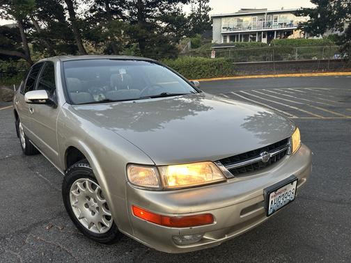 1999 Nissan Maxima GLE