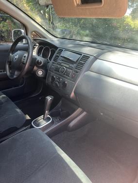 2010 Nissan Versa 1.8 S
