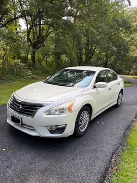 White 2013 Nissan Altima 2.5 S