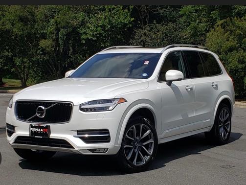 2017 Volvo XC90 T6 Momentum