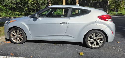 2016 Hyundai Veloster Base