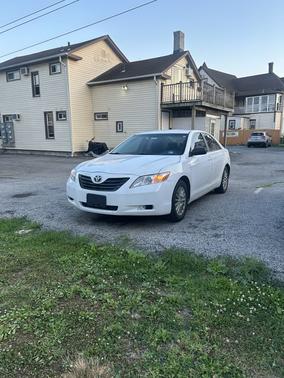 White 2007 Toyota Camry LE