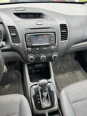 White 2017 Kia Forte LX
