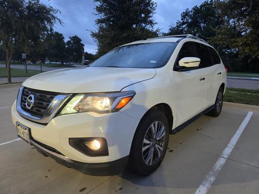 2019 Nissan Pathfinder SV