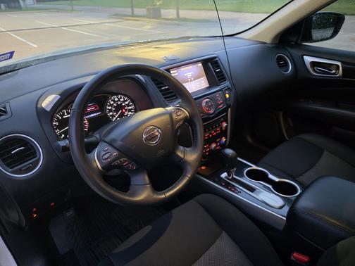 2019 Nissan Pathfinder SV