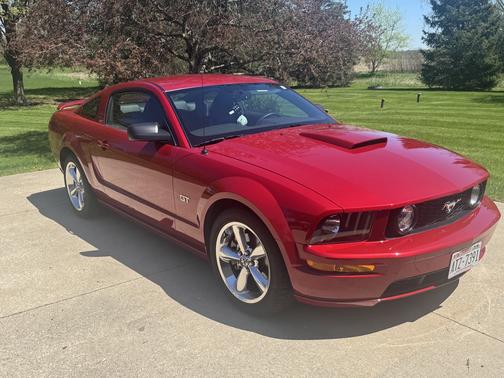 Red 2008 Ford Mustang GT Premium