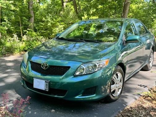 Green 2010 Toyota Corolla LE