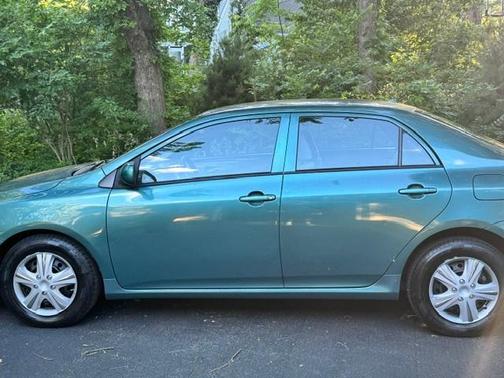 Green 2010 Toyota Corolla LE