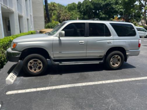 Silver 2002 Toyota 4Runner SR5