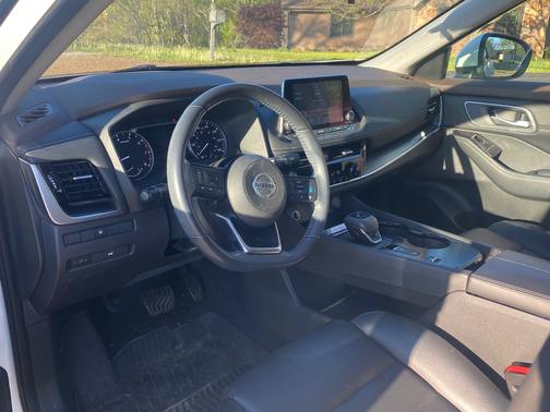 White 2021 Nissan Rogue SV