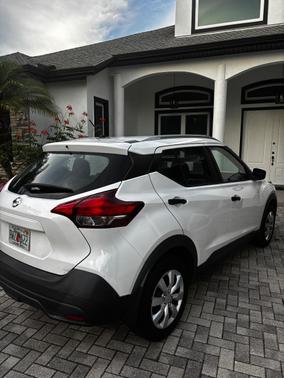 Yellow 2019 Nissan Kicks S
