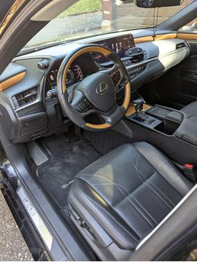 2020 Lexus ES 300h Luxury