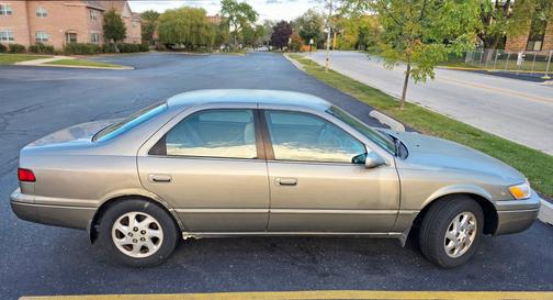 1999 Toyota Camry LE V6