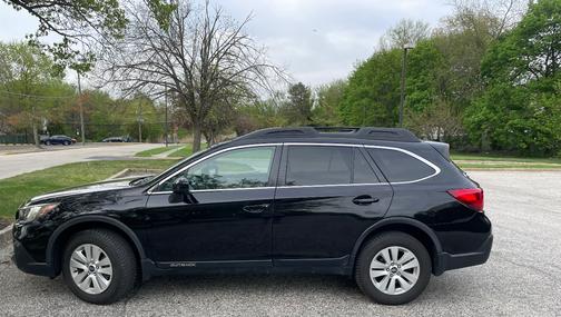 Black 2019 Subaru Outback 2.5i Premium