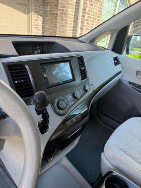 Green 2012 Toyota Sienna LE