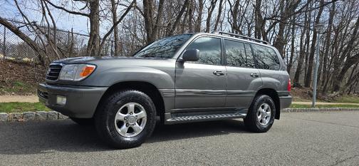 Gray 2001 Toyota Land Cruiser Base