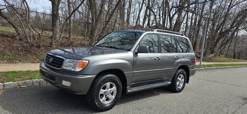 Gray 2001 Toyota Land Cruiser Base